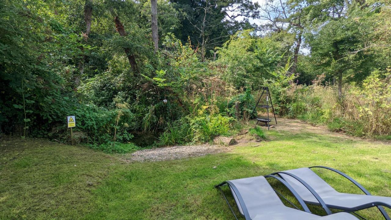 Villa Emlyn'S Coppice - Luxury Woodland Glamping Holywell  Exterior foto