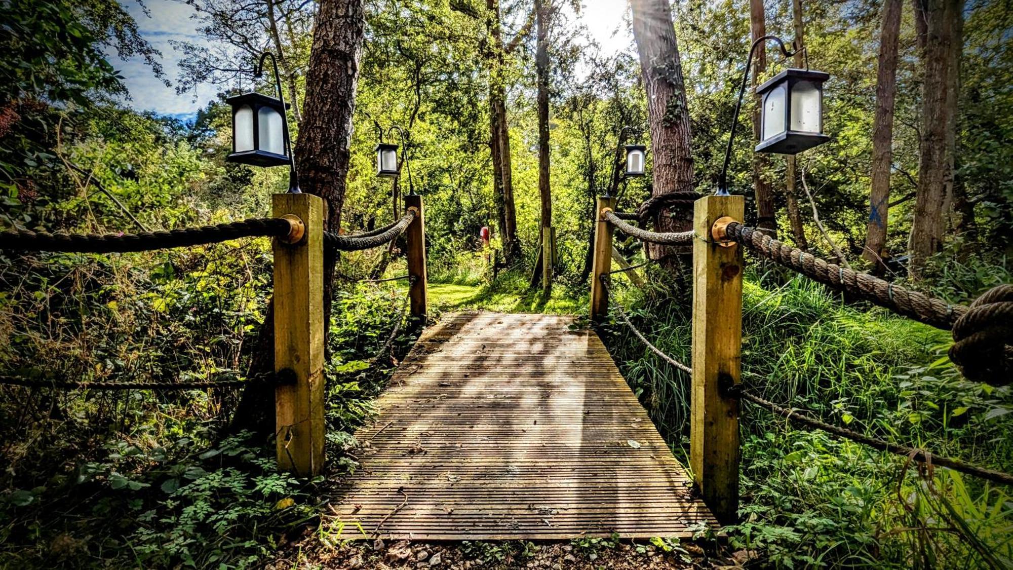Villa Emlyn'S Coppice - Luxury Woodland Glamping Holywell  Exterior foto