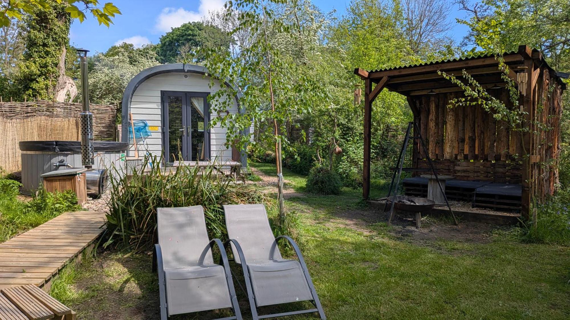 Villa Emlyn'S Coppice - Luxury Woodland Glamping Holywell  Exterior foto
